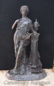 تمثال البكر الكلاسيكي البرونزي الكبير - تمثال حديقة روماني