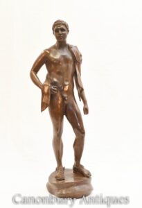 تمثال ديفيد البرونزي عارية - تمثال كلاسيكي
